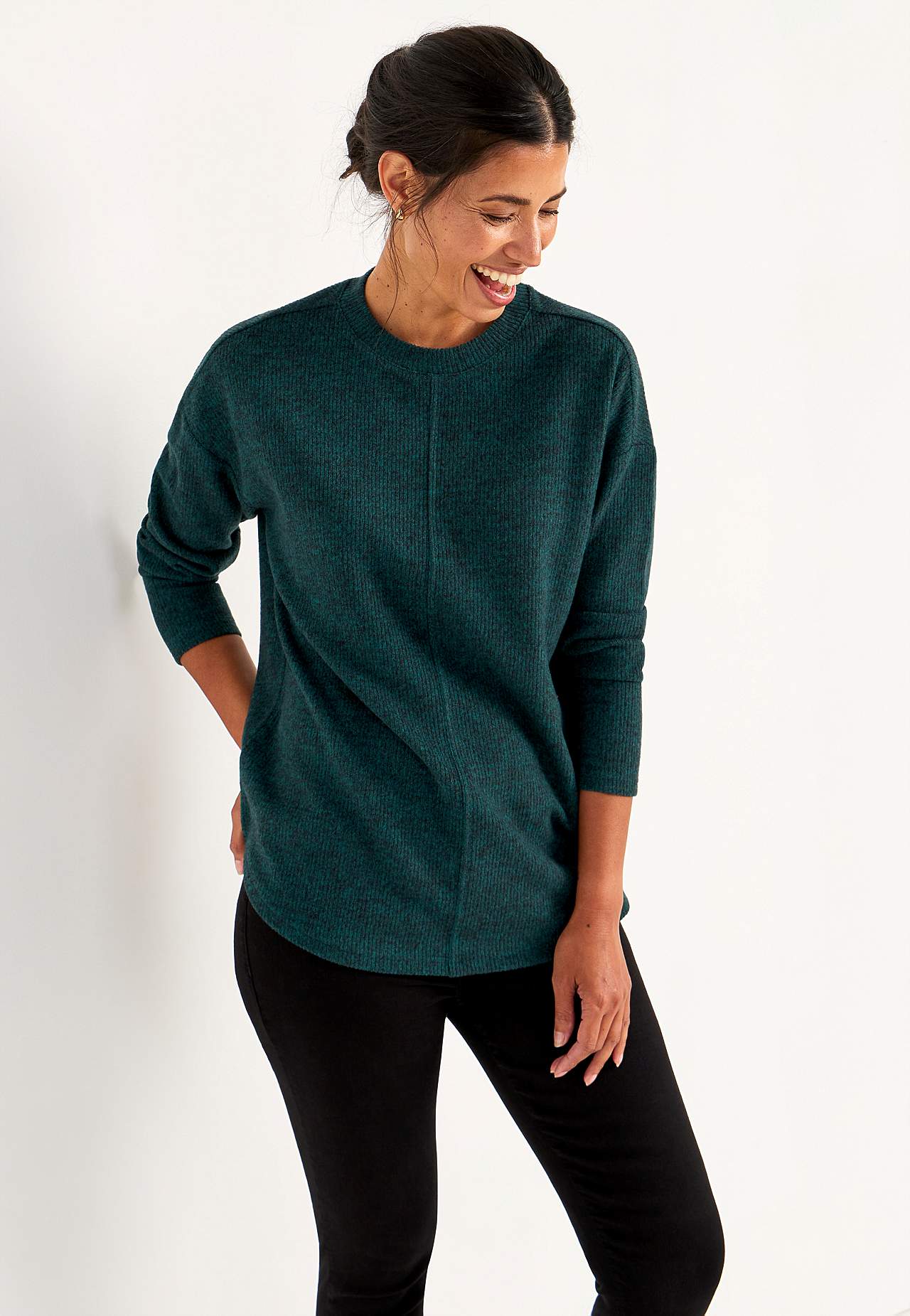 Super zachte trui met decoratieve middennaad Beata