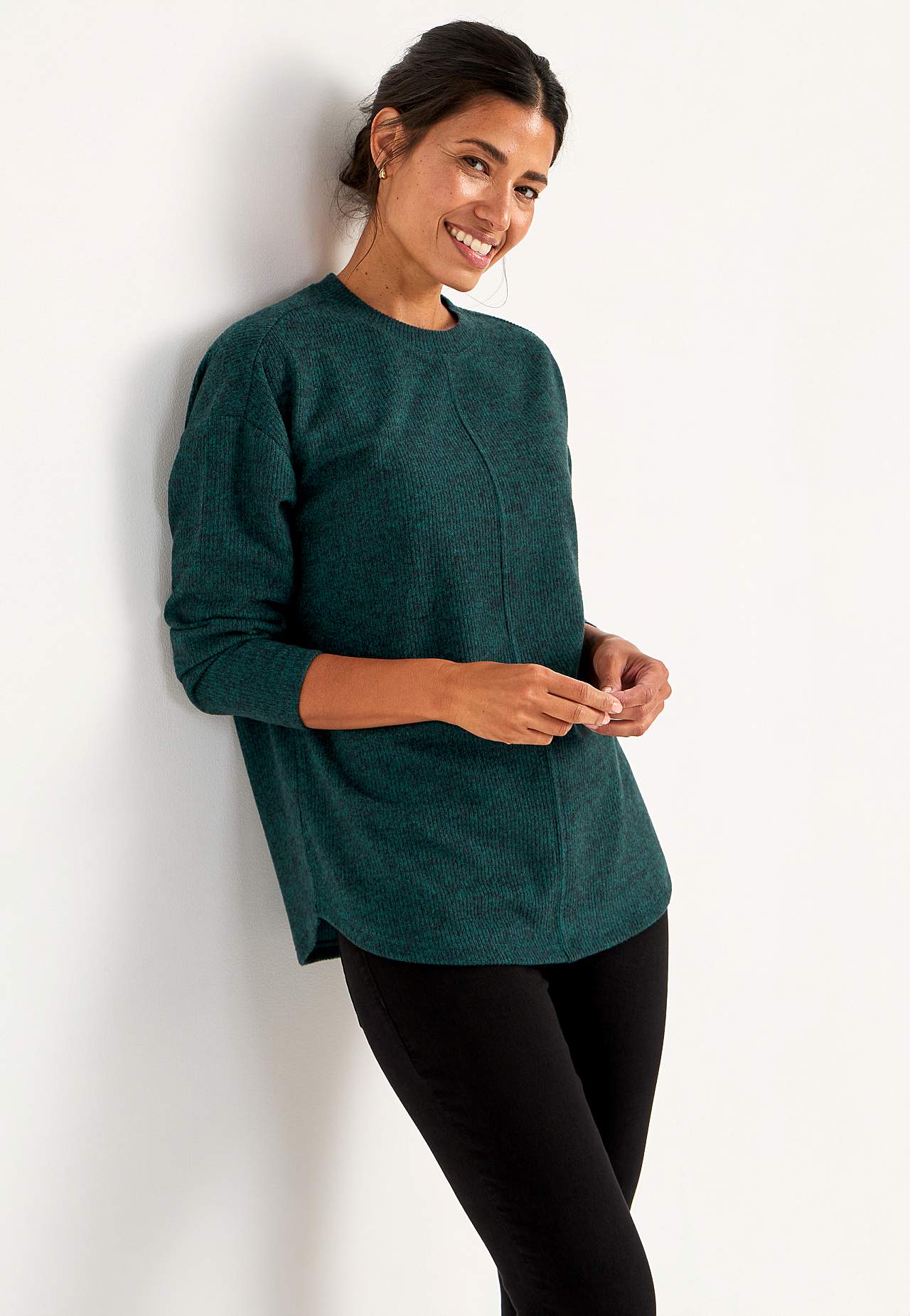 Super zachte trui met decoratieve middennaad Beata