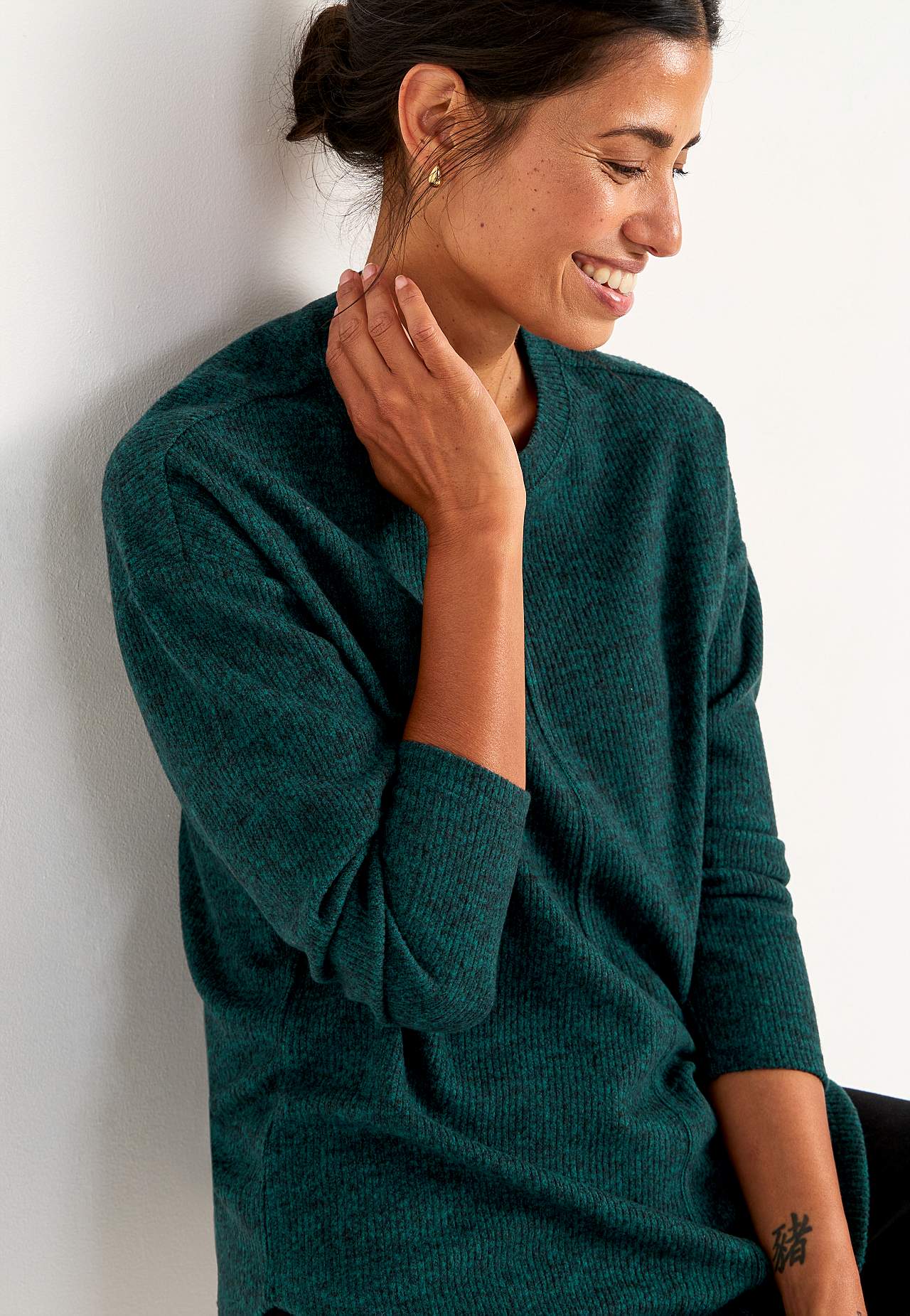 Super zachte trui met decoratieve middennaad Beata