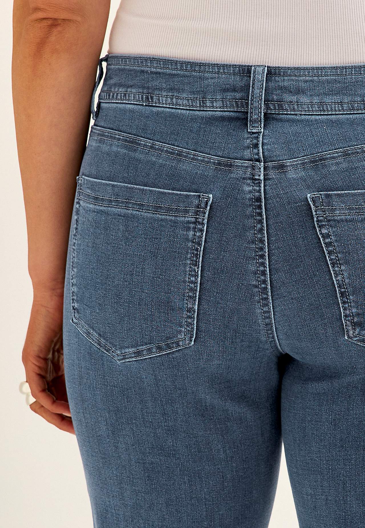 Wijde spijkerbroek van superstretch denim Sara