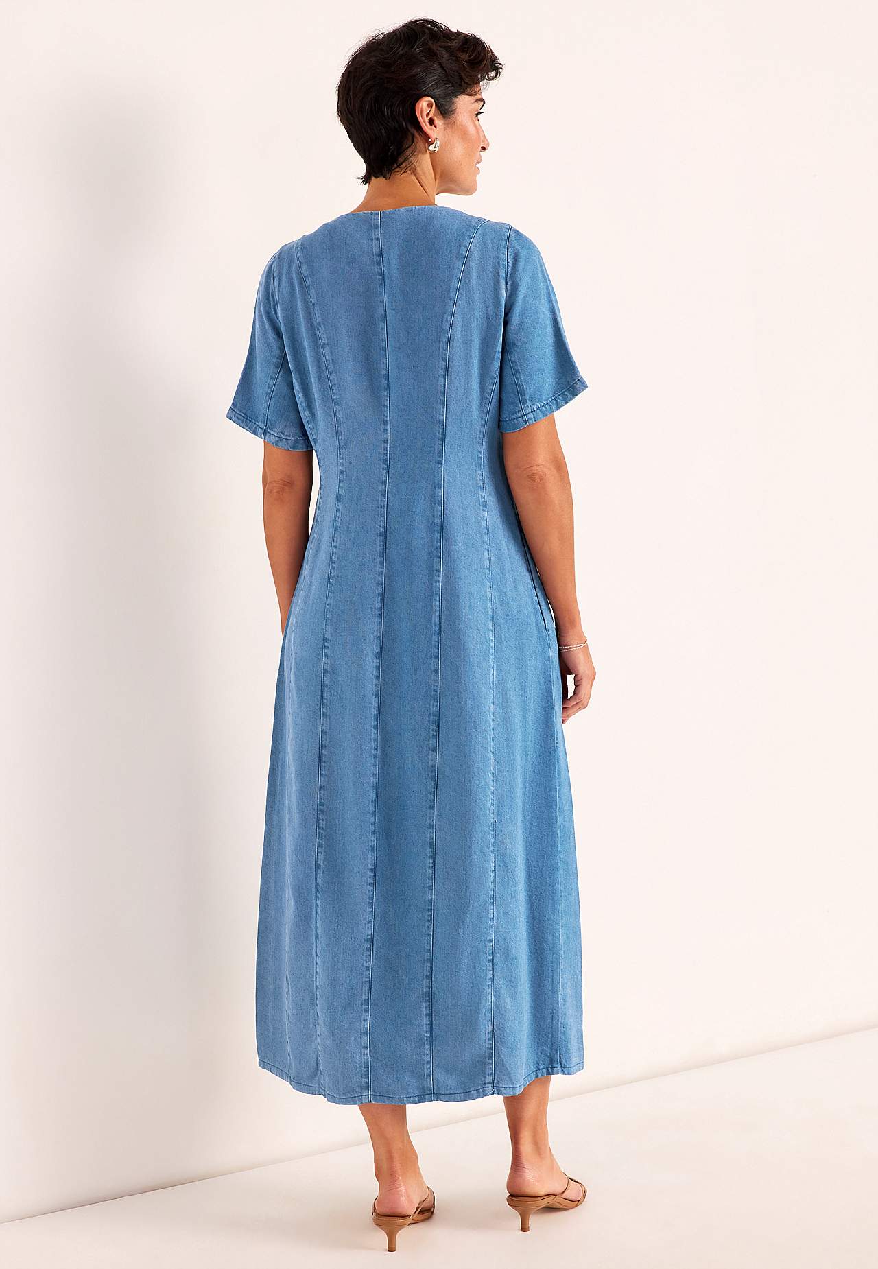 Ultra-zachte Premium denim jurk met knoppen