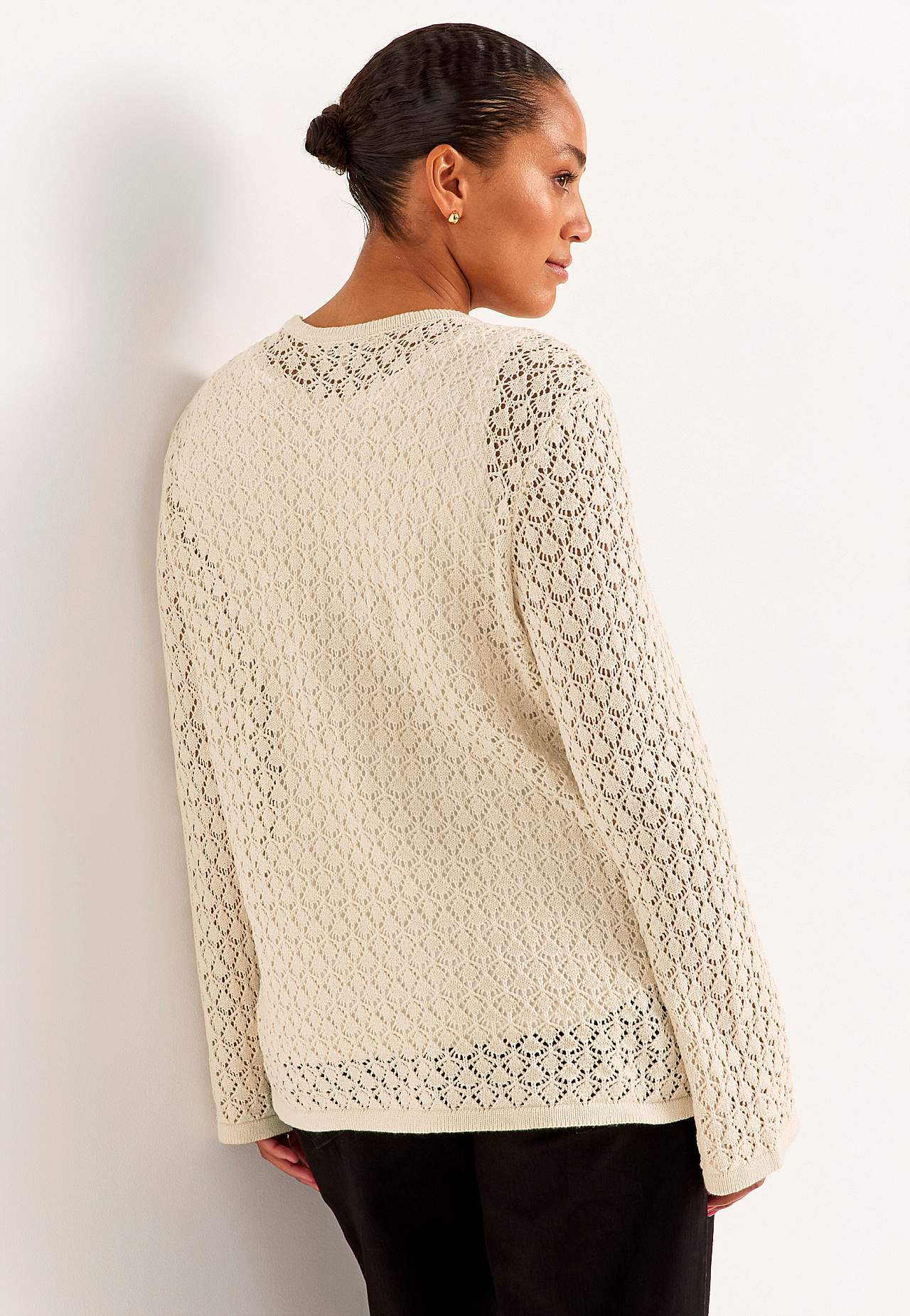 Gebreide sweater met gatenpatroon