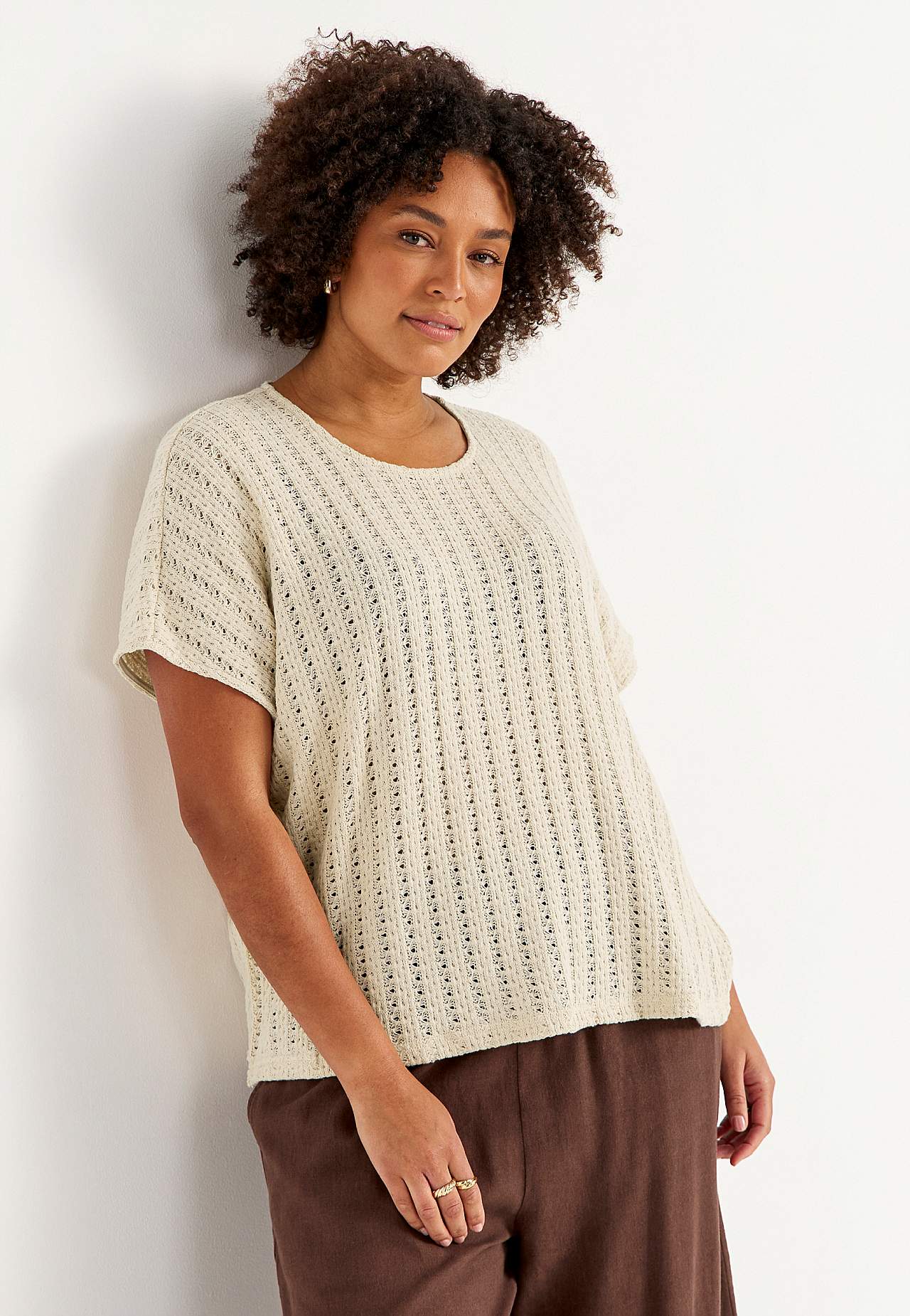 Jersey-topje met gatenpatroon