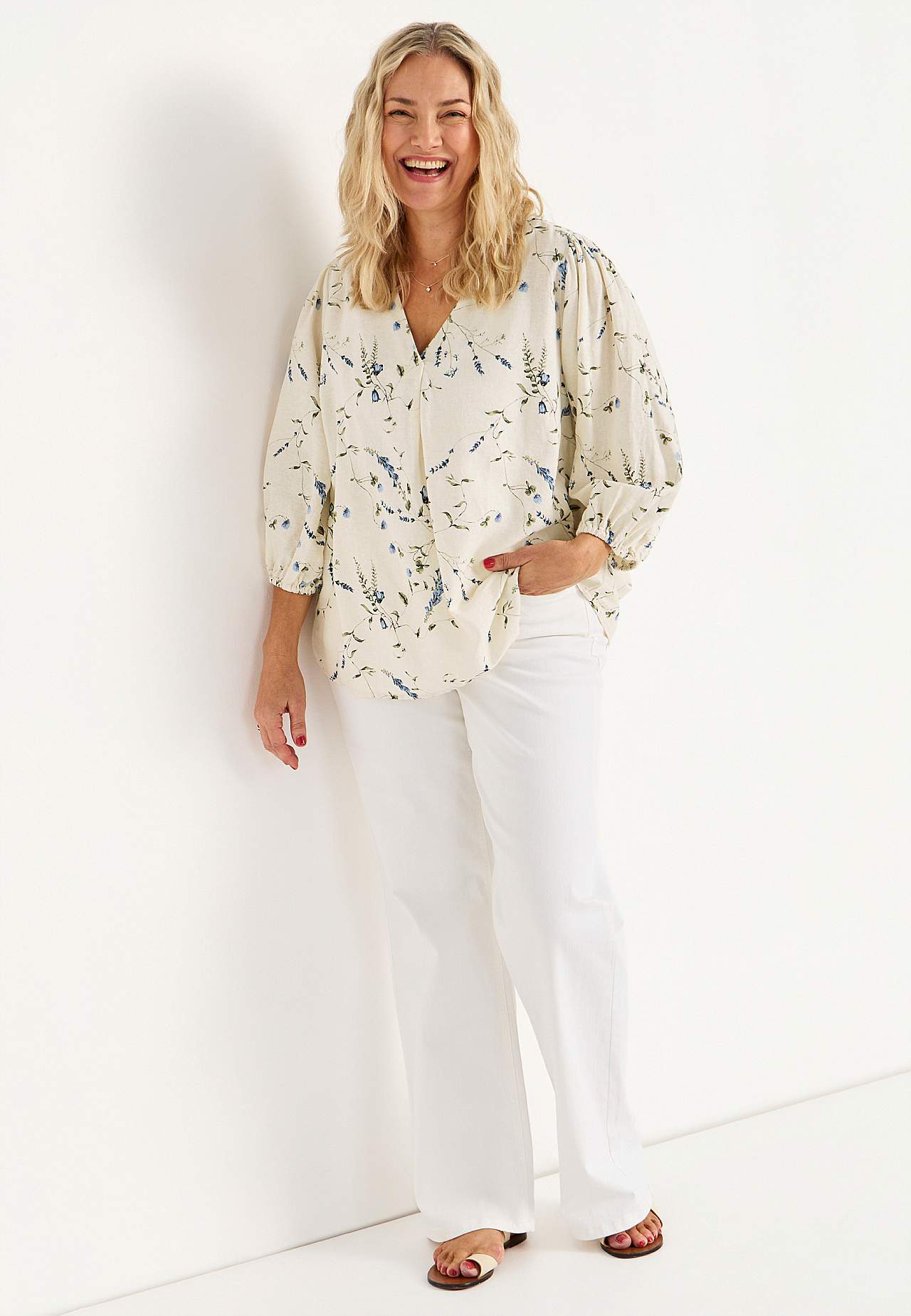 Bloemige linnen blouse