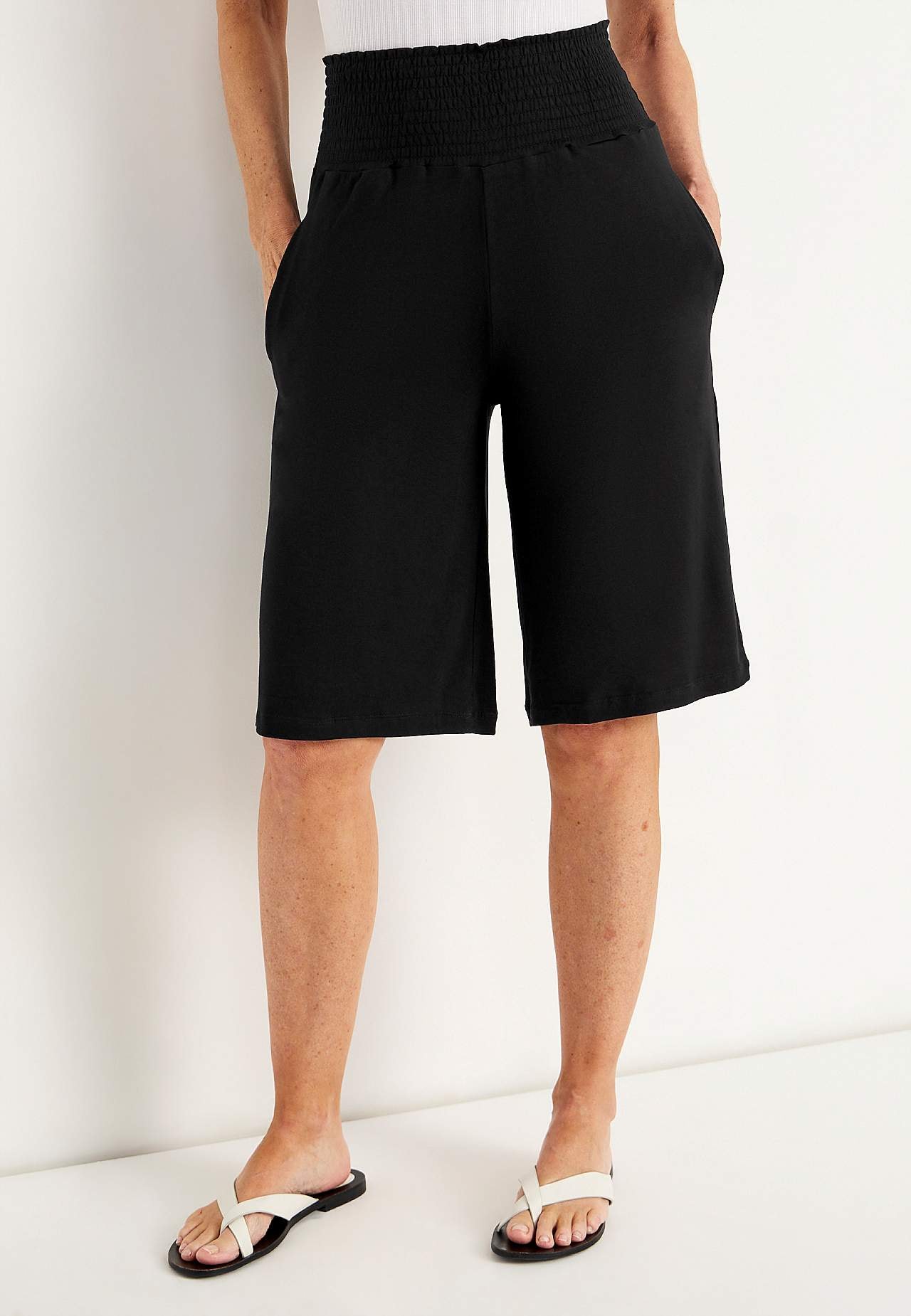 Korte broek op knielengte met zakken