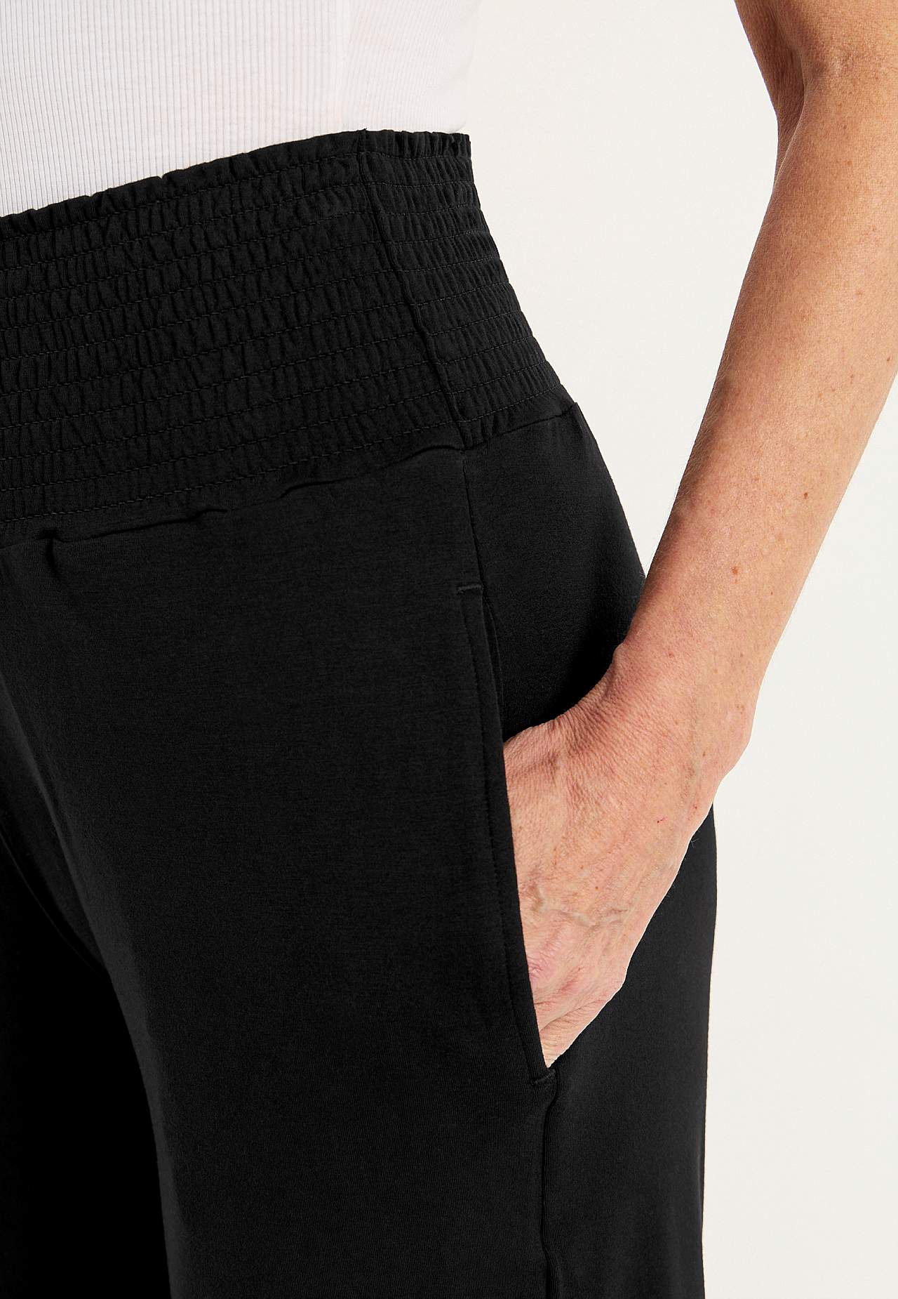 Korte broek op knielengte met zakken