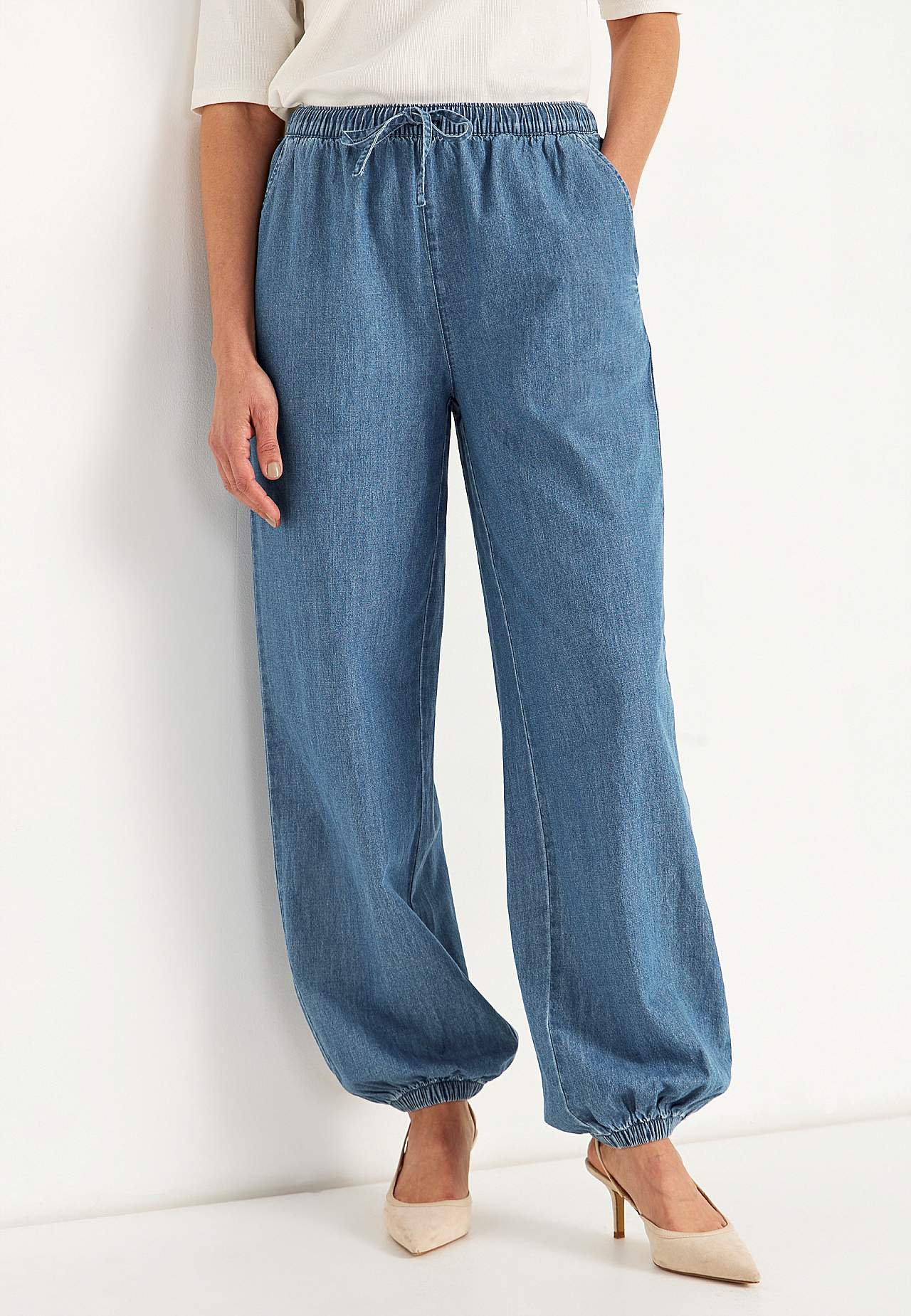 Broek van lichte denim met hoge taille