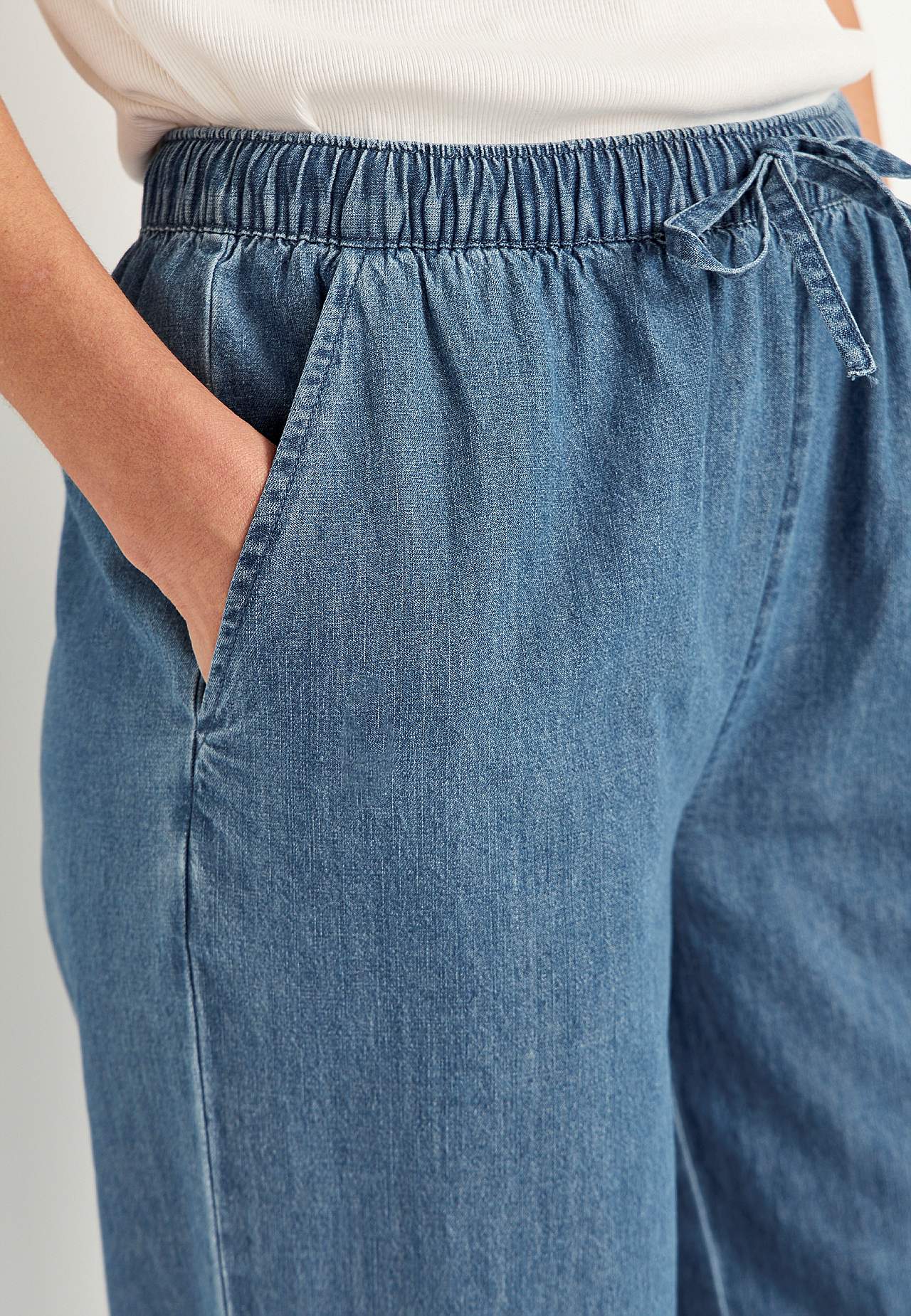Broek van lichte denim met hoge taille