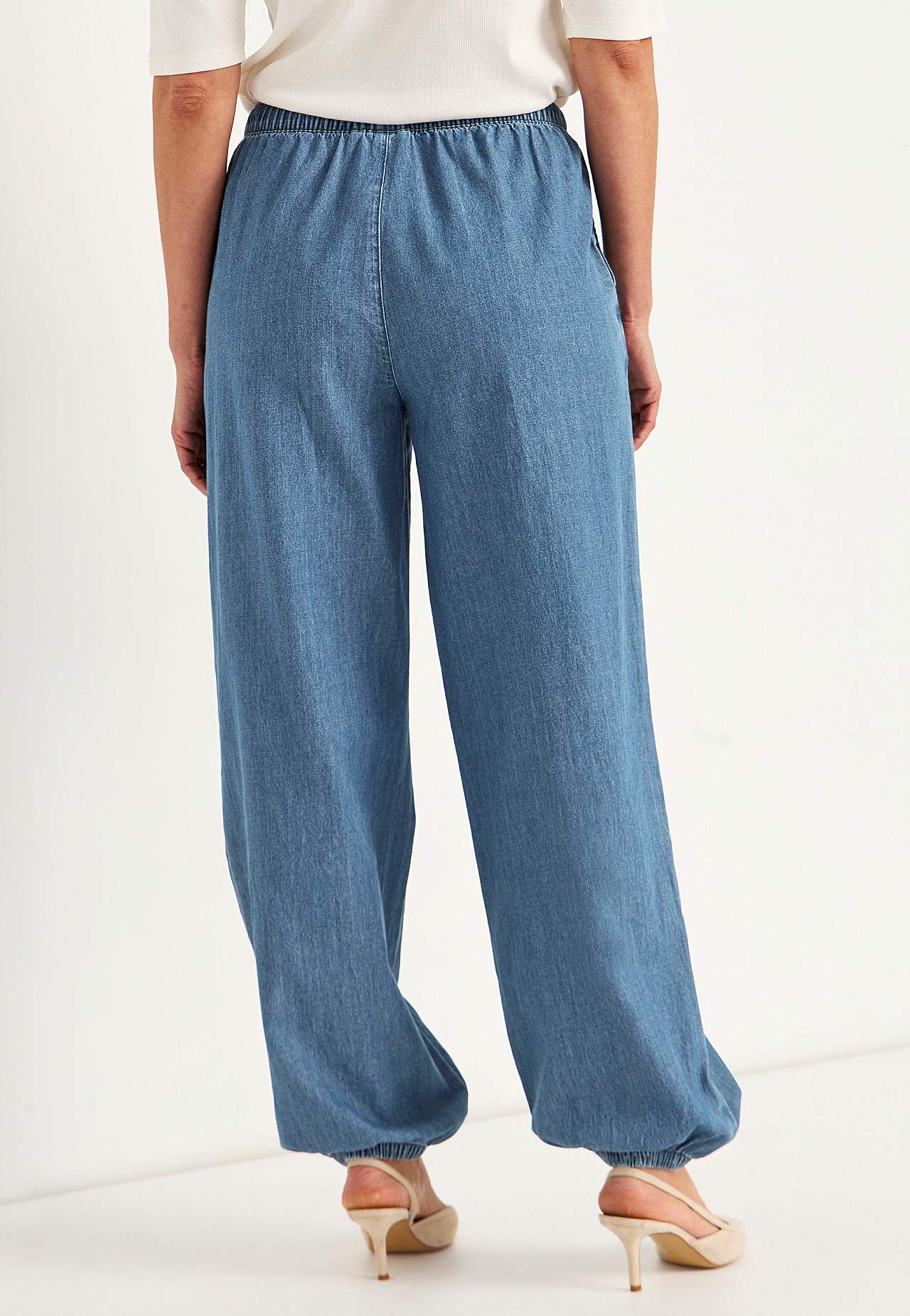Broek van lichte denim met hoge taille