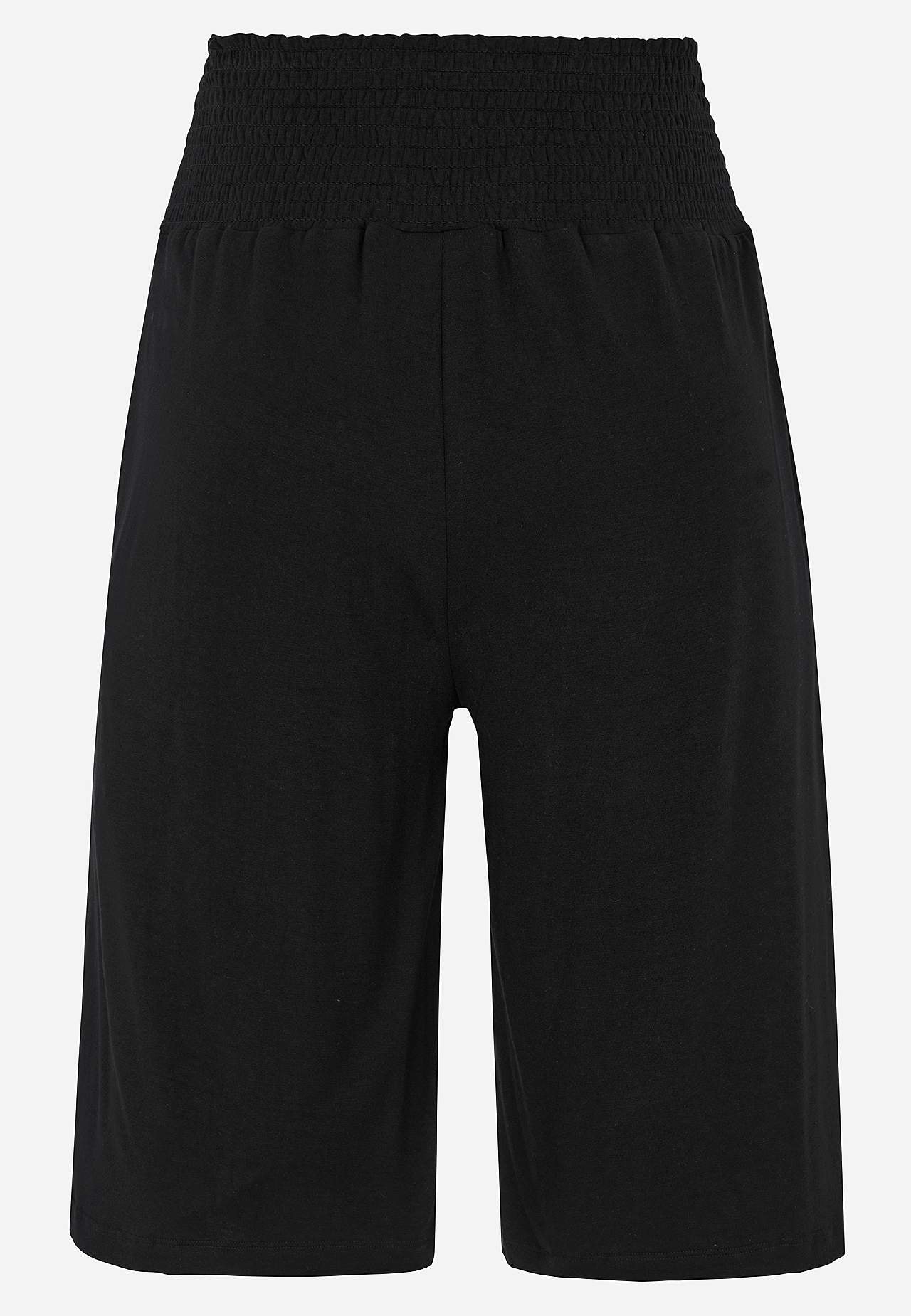 Korte broek op knielengte met zakken